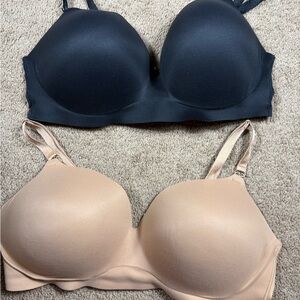 Victoria's Secret Black and Cream Bra Set